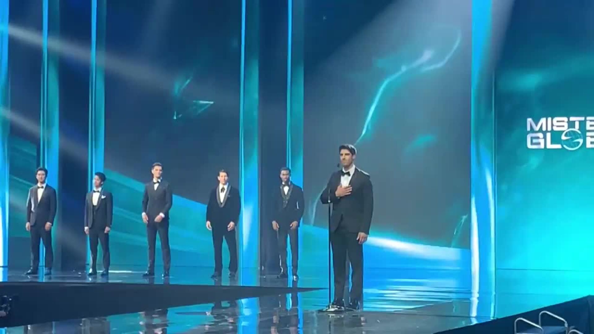 El español Alejandro Ortega gana el concurso de belleza masculina Mister Global 2025 en Bangkok