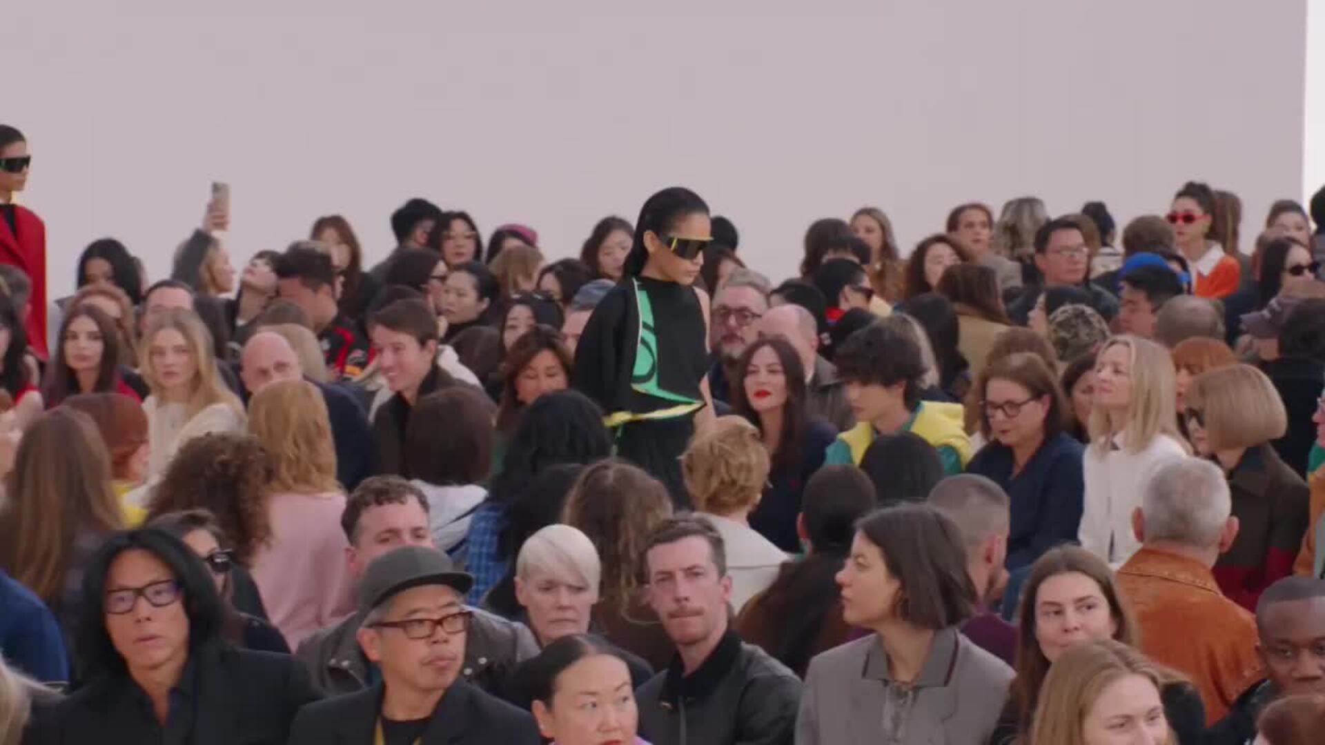 Loewe desata ovaciones en la pasarela de París