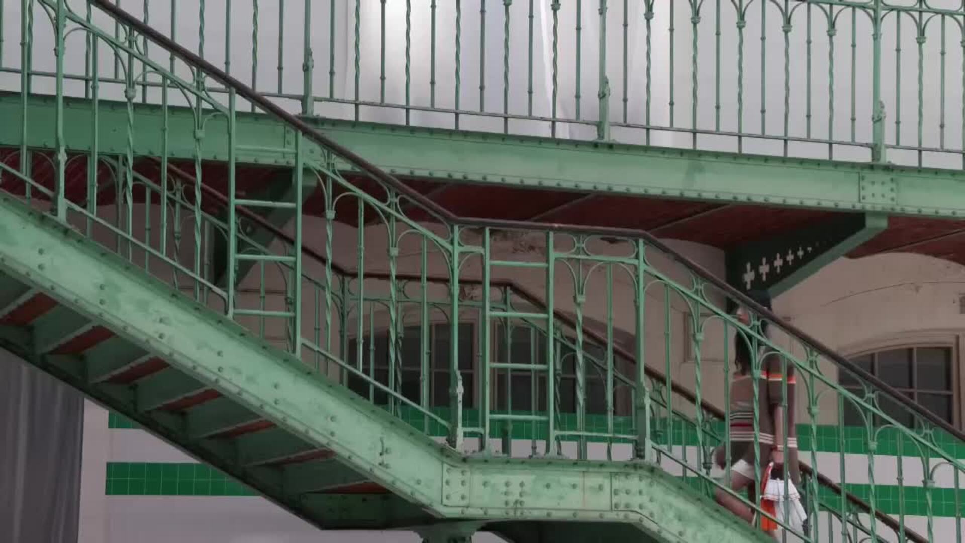 Lacoste hace gala de su estilo inconfundible de moda urbana y &#039;sport&#039; en la colección presentada en París