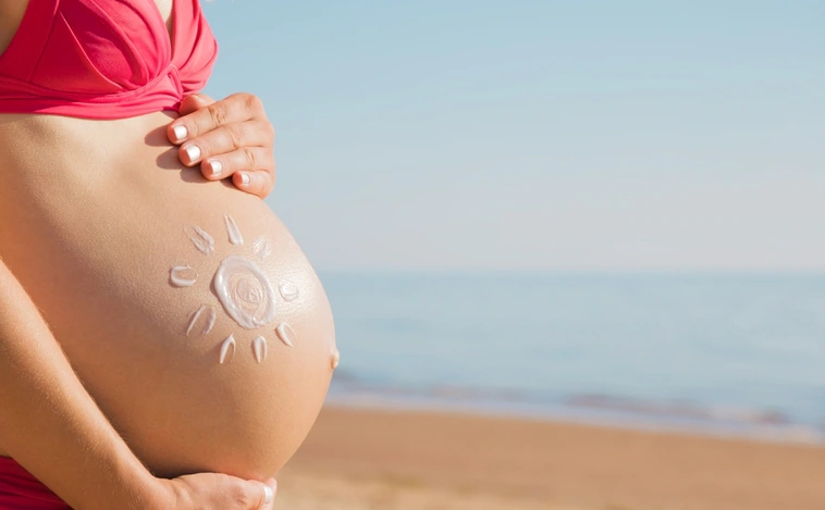 Por qué no debes hacer toples si estás embarazada y otras precauciones ante el sol