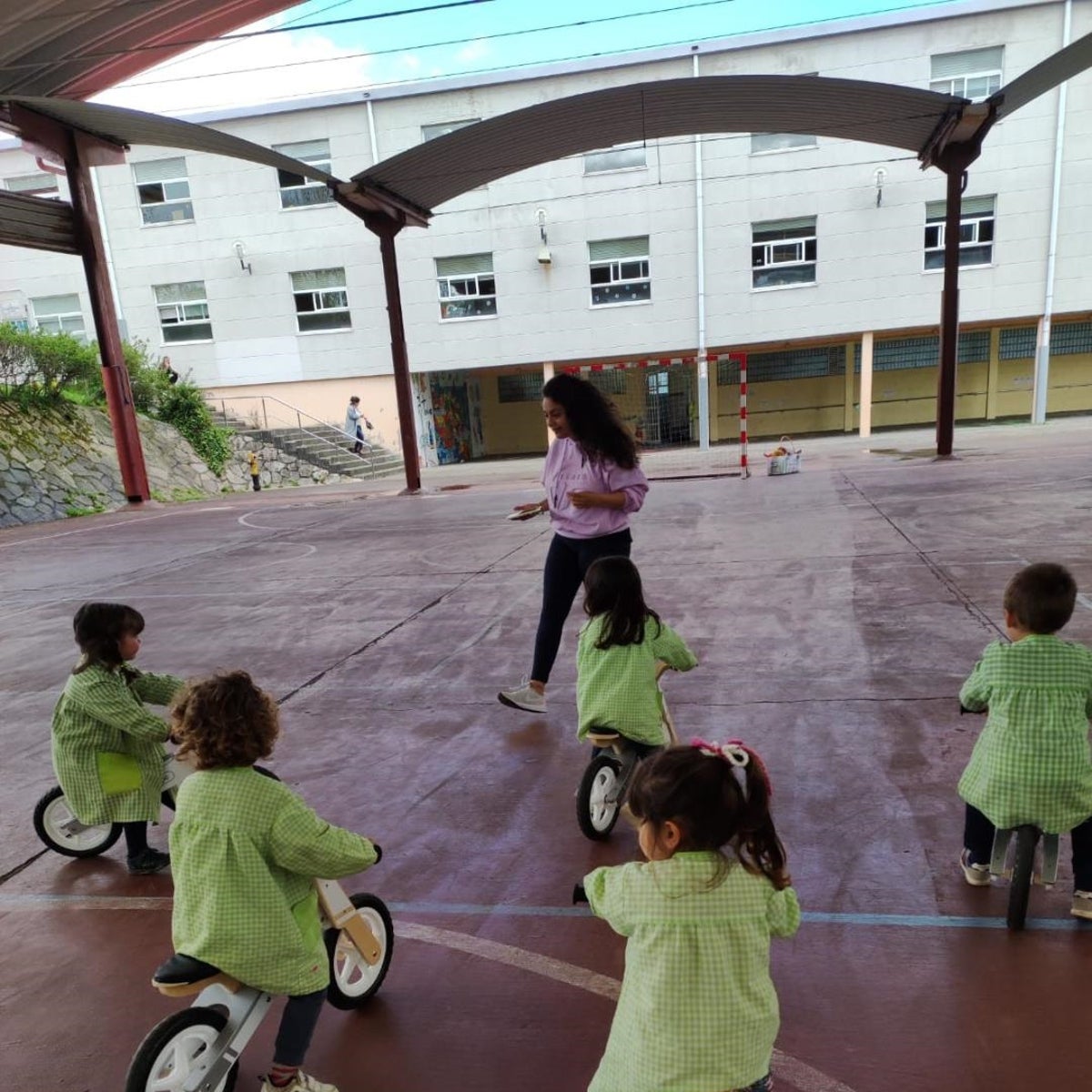 Las bicicletas son... para el colegio