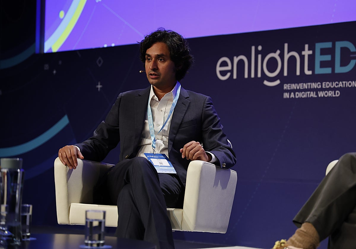 El psiquiatra Alok Kanojia durante su participación en enlightED