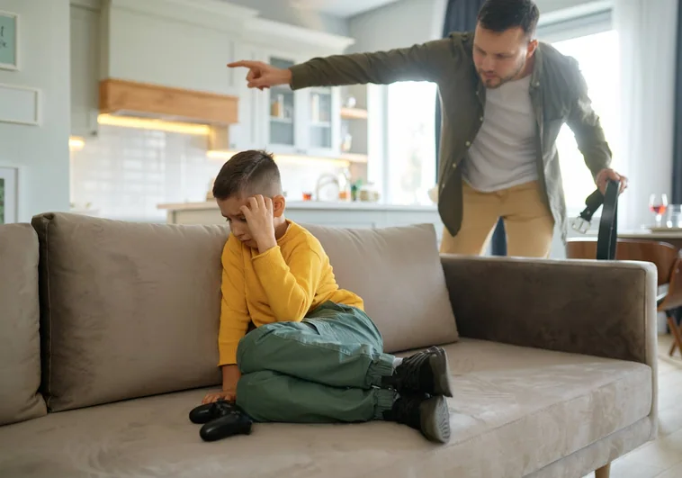 Dejar de gritar a tu hijo: el propósito para 2023 que mejora la autoestima del niño