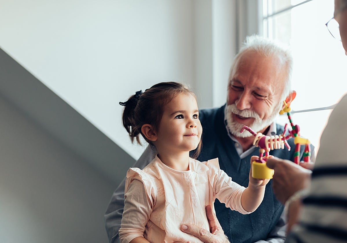 En Europa el 50,4% de los niños menores de tres años estaban bajo el cuidado exclusivo de sus padres en 2021