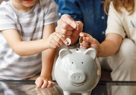 Educación financiera: «Los más pequeños necesitan algo tangible, y nada como la clásica hucha para guardar su dinero»