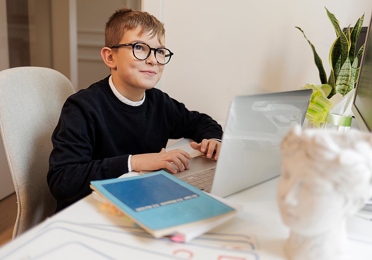 Hay expertos que advierten que estar la tecnología genera un estado de alerta que no permite concentrarse