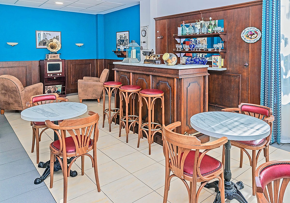 En muchas residencias cuentan ya con espacios específicos ambientados con mobiliario de los años 50 o 60