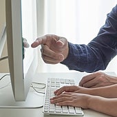 Alianza familia-escuela: la clave para un buen uso de pantallas en los jóvenes