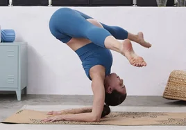 «Hay posturas de yoga obvias a eliminar durante el embarazo»