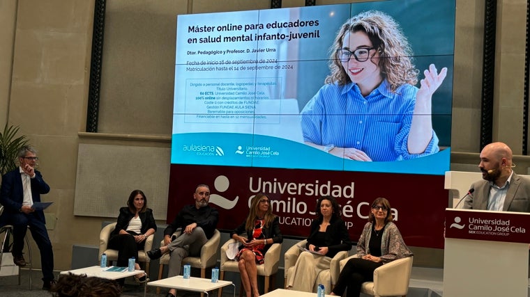 En la imagen, el momento del coloquio tras la presentación de los resultados de la Encuesta sobre Salud Mental de los Alumnos