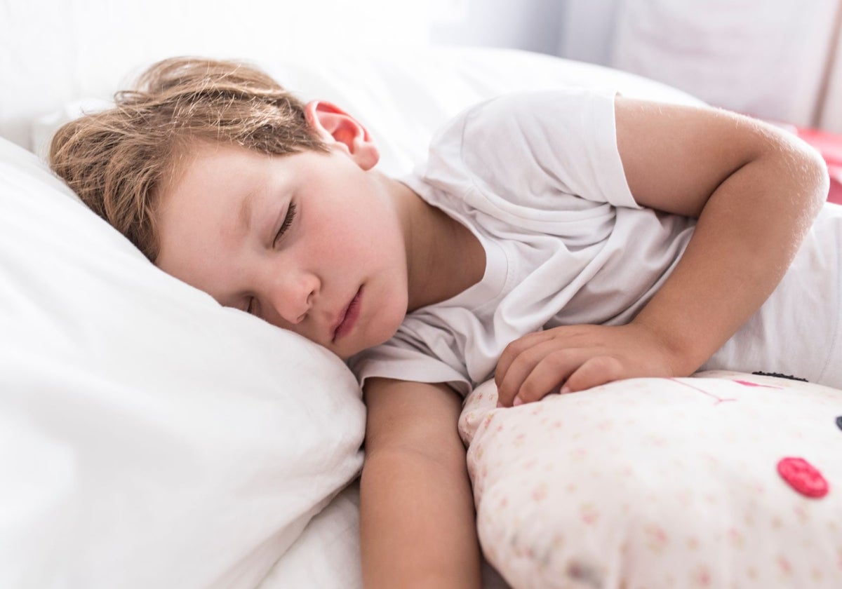 Hasta qué edad y cuán tiempo deben dormir siesta es uno de los  dilemas de los padres con sus hijos