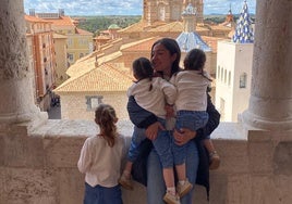 Las preocupaciones de una madre que de la noche a la mañana pasó de tener  una hija a tener 3