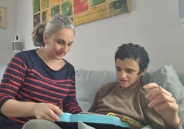 Las 'otras' madres: cuidadoras a tiempo completo (y sin sueldo) de sus hijos con discapacidad severa