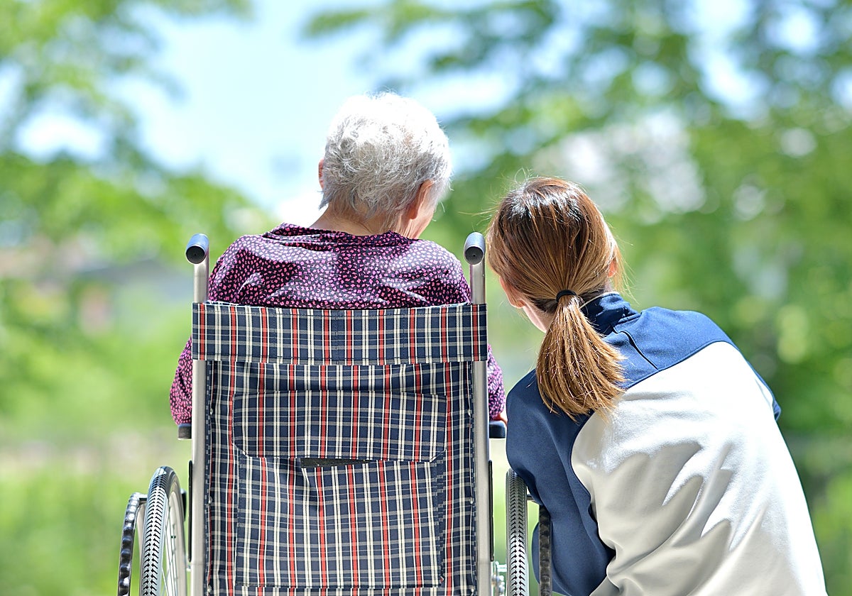 Cuando el verano crea disputas entre hermanos por tener que cuidar de los padres