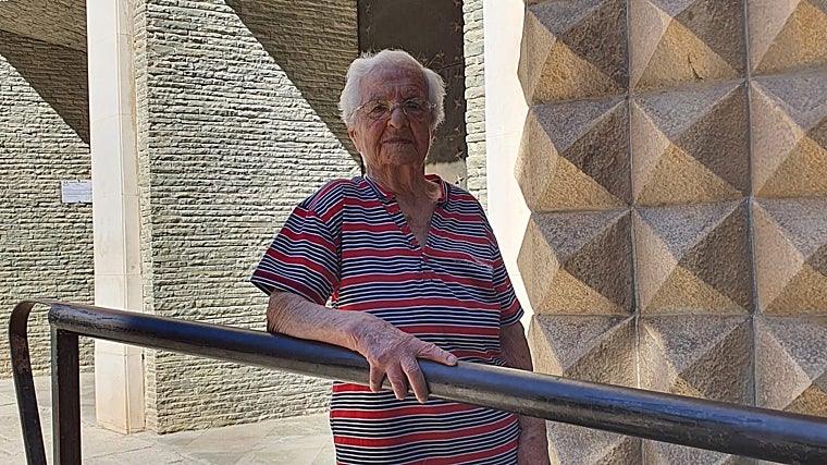 Posando en uno de sus paseos