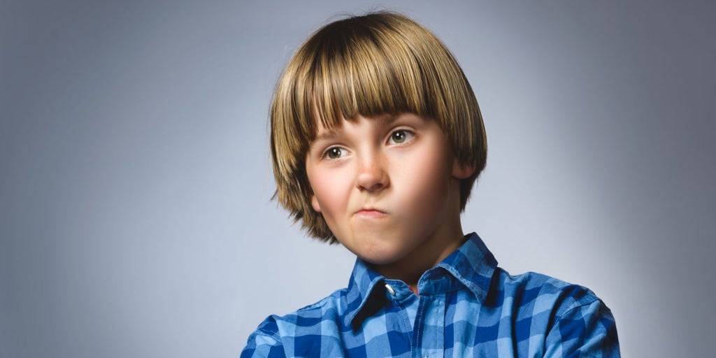 Pensamiento crítico: el legado más importante que puedes dejar a tu hijo para que no lo manipulen