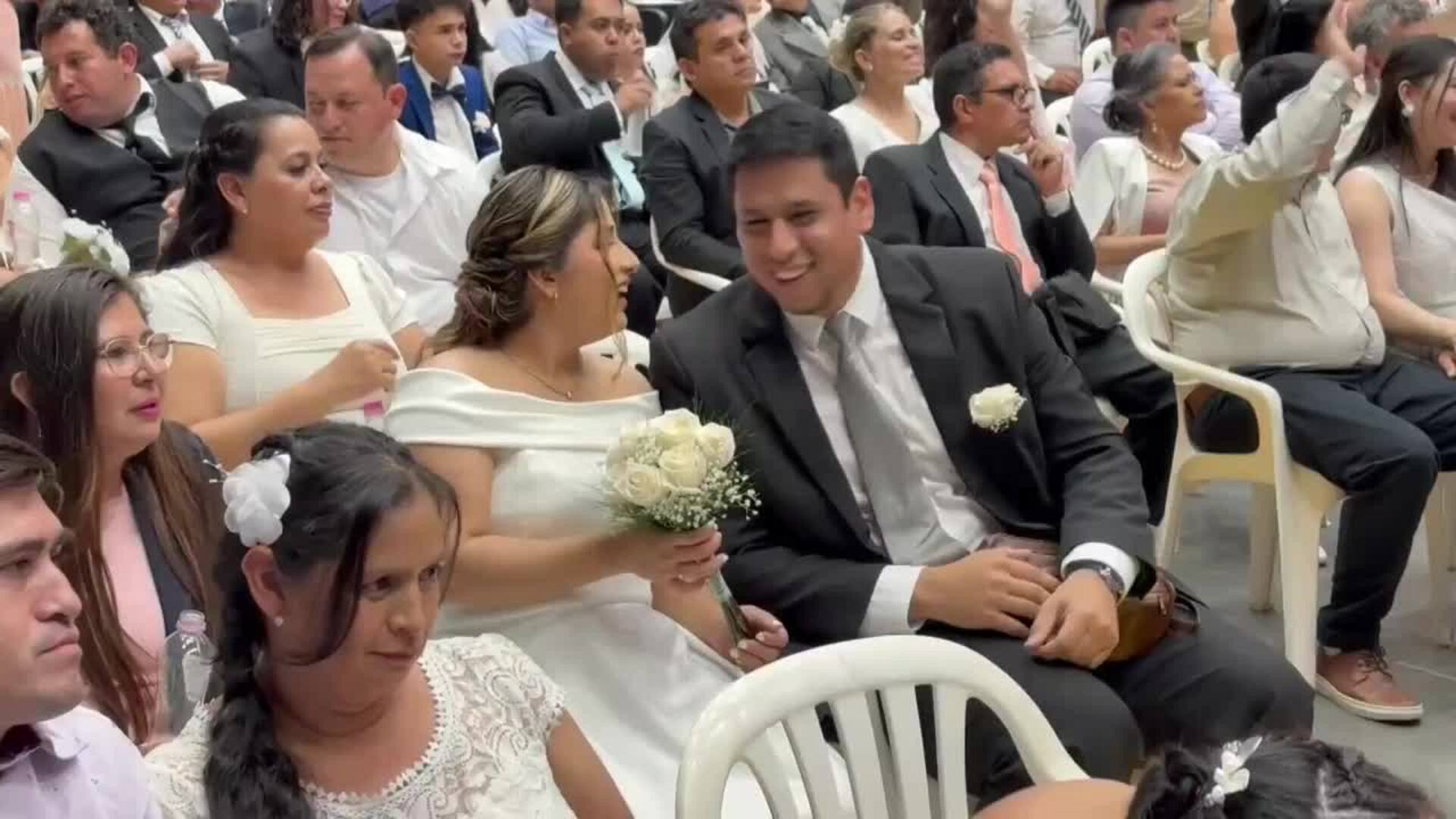 Boda colectiva en Paraguay: más de 600 parejas se casan gratis en Asunción
