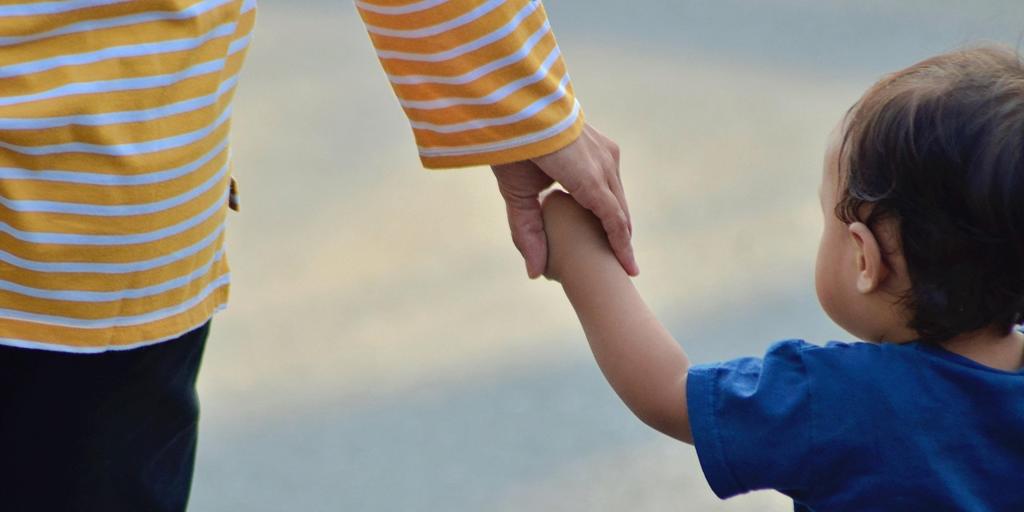 Rocío, madre soltera en España: «Estuve años sin descanso. Pedía que me quitaran días de vacaciones y me salía a deber»