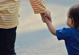 Rocío, madre soltera en España: «Estuve años sin descanso. Pedía que me quitaran días de vacaciones y me salía a deber»