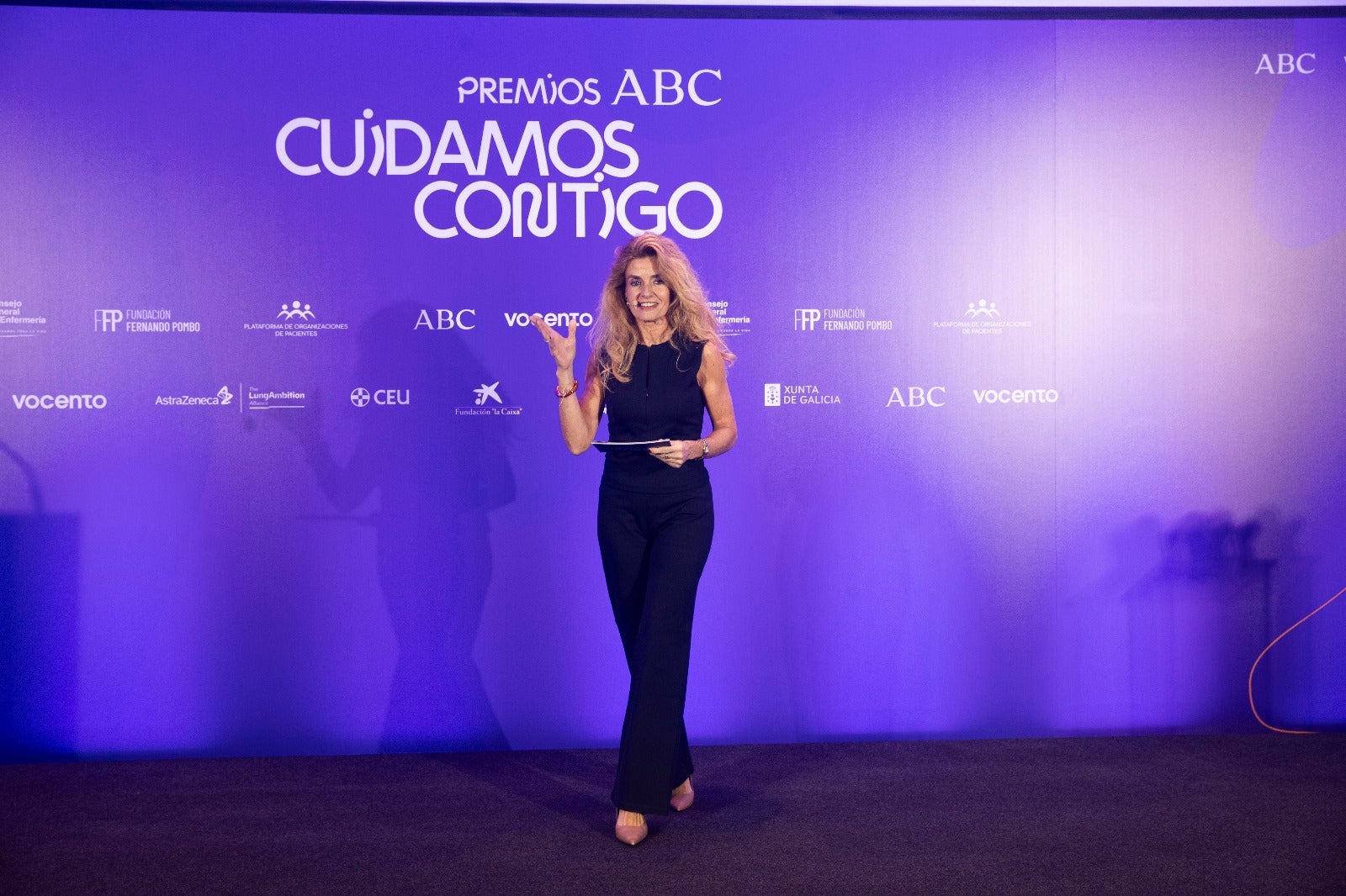La responsable de Familia de ABC, Laura Peraita, fue la encargada de presentar el acto