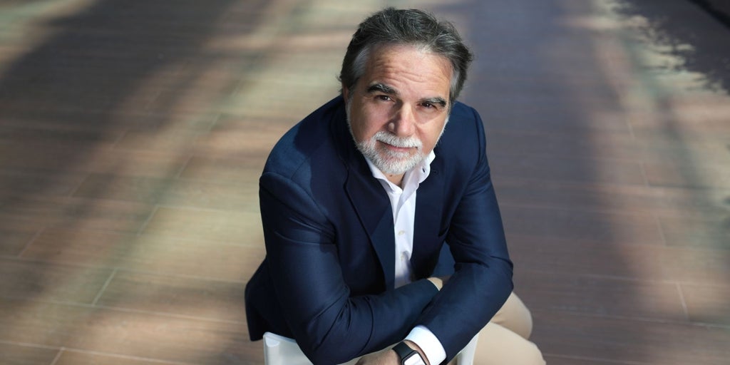 Un psiquiatra advierte: «Sólo el 10% de tu felicidad depende de lo que te pasa»