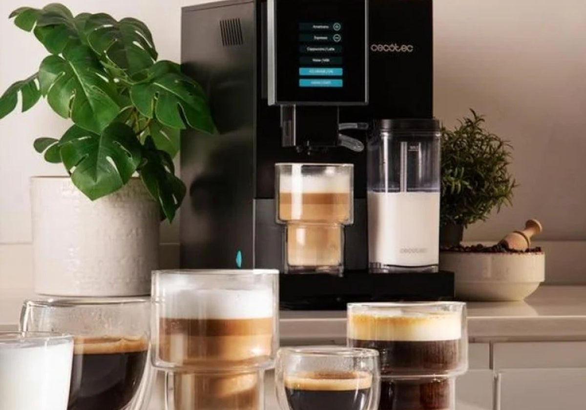¡Precio mínimo histórico en PcComponentes!: La cafetera superautomática Cecotec ahora tiene 100€ de descuento