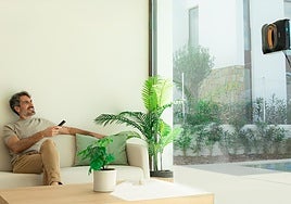 Innovador, práctico y versátil: así es el robot limpiacristales 3 en 1 de Cecotec que cuesta menos de 150€