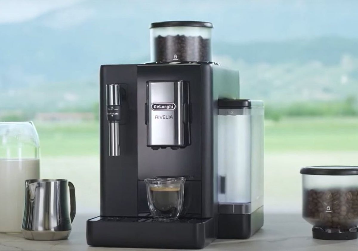 PcComponentes ha rebajado 140€ esta cafetera superautomática de DeLonghi