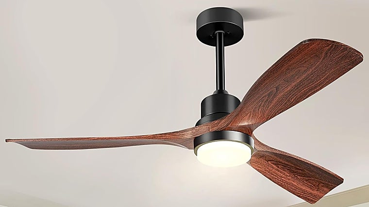 Adelántate al verano y viste tu salón con los ventiladores de techo mejor valorados