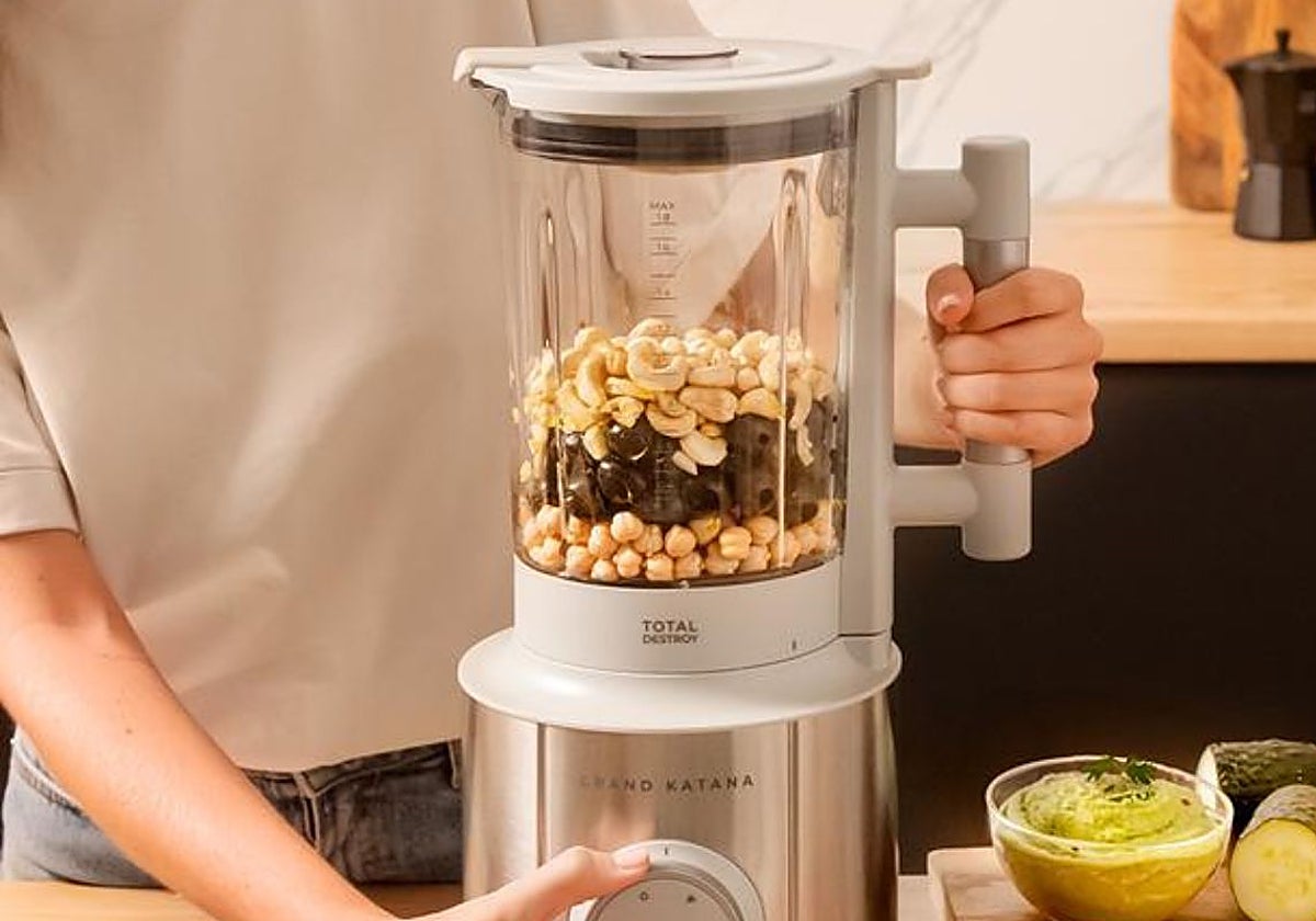 La batidora de vaso de Cecotec ideal para cualquier receta ahora por sólo 80€