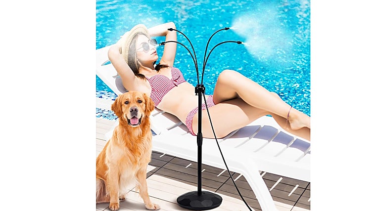 Duchas portátiles y accesorios para refrescarte al aire libre en verano (sin tener piscina)