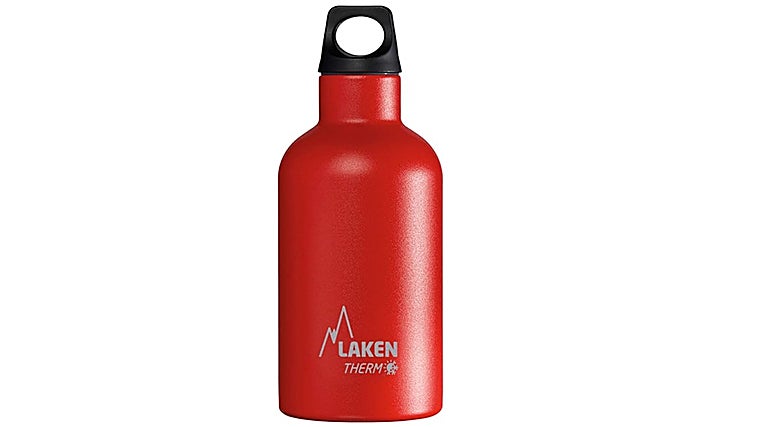 Las mejores botellas reutilizables para mantener el agua fría todo el día (incluso bajo el sol)