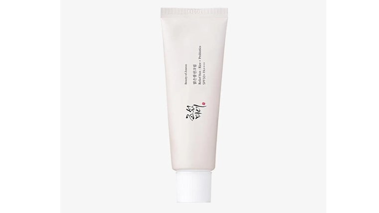 El mejor protector solar facial de 2025 para cuidar tu piel sin sensación grasa