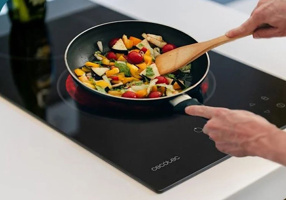 Esta es la vitrocerámica de Cecotec que está dando que hablar por su facilidad de uso, rapidez y el descuento del 20 %