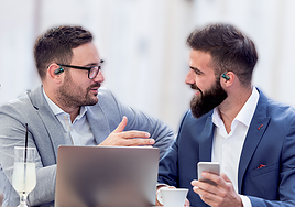 Auriculares traductores con 70% de descuento: traducen 164 idiomas en tiempo real