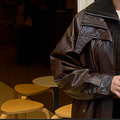 Cazadora oversize efecto piel de Bershka que marca tendencia 