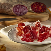Jamón, salchichón y chorizo ibérico al 50%: el lote superventas que no puede faltar esta Navidad