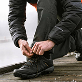 Las Columbia de senderismo que muchos hombres están usando este otoño al mejor precio