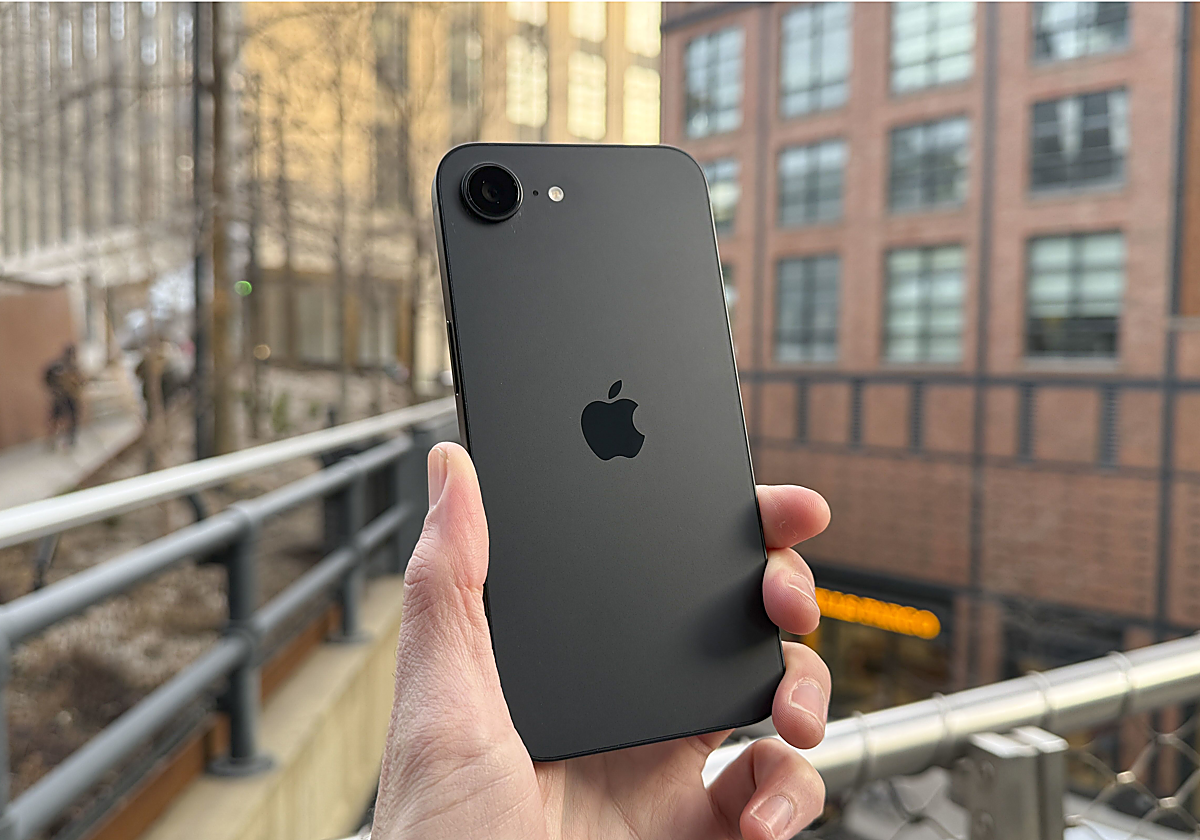 El iPhone 16e toca mínimo histórico en MediaMarkt y se cuela entre las compras más buscadas de Navidad