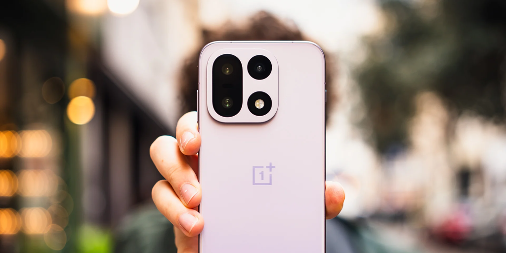 Tiene estética de iPhone pero cuesta la mitad: OnePlus rebaja su móvil estrella con 16 GB de RAM, 512 GB y garantía europea