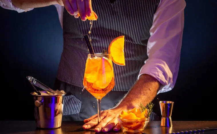 El coctelero al que los mejores barmans del mundo alaban llega a Madrid