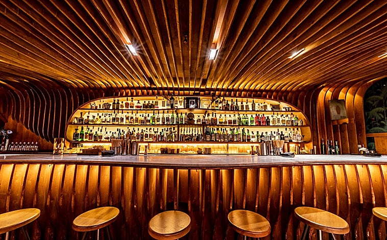 Imagen principal - Giacomo Giannotti, barman de la mejor coctelería del mundo: «Estamos cambiando la historia»