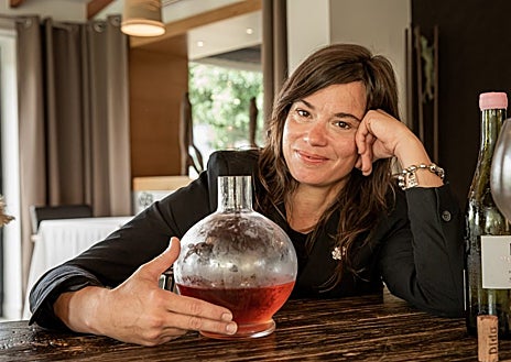 Imagen secundaria 1 - Sobre estas líneas, arriba, Cristina Díaz. Abajo, a la izquierda, Cristina Prados. A la derecha, Manuela Marín Niño