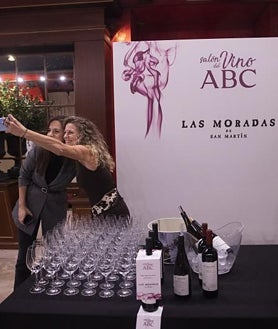 Imagen secundaria 2 - Stands de Muga, Pago de los Capellanes y Las Moradas de San Martín en el Salón del Vino ABC.