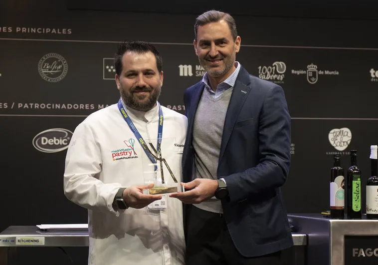 Ricardo Vélez recibe el premio al Mejor pastelero de Madrid