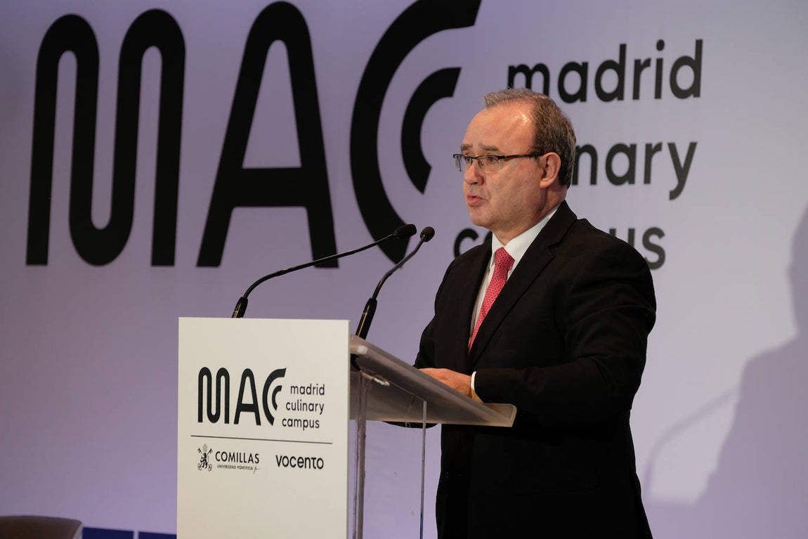 El rector de Comillas Enrique Sanz