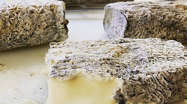 Además de quesos asturianos, esta tienda gourmet cuenta con piezas selectas de toda España