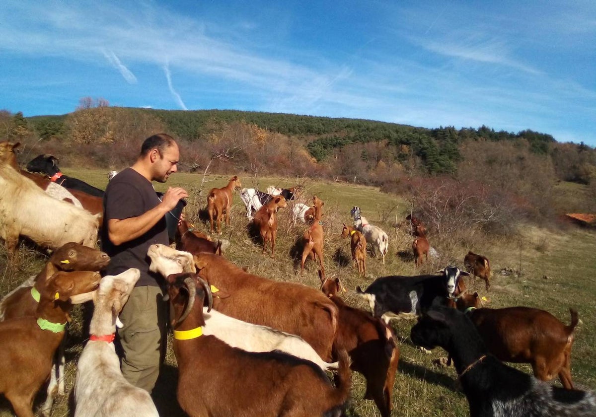 Matías Mogilner, ganadero de Roca de Cabra, quesería riojana