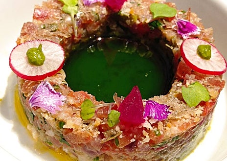 Imagen secundaria 1 - Sobre estas líneas, algunos de los platos del menú Sangonereta de La Salita