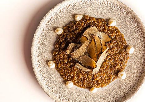 Imagen secundaria 1 - El equipo de Ángel León lleva 7 años investigando y trabajando con la zostera marina